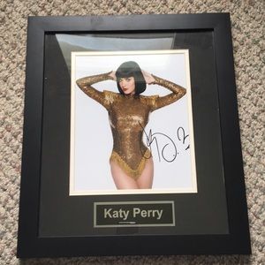 ONE OF A KIND KATY PERRY SIGNED PHOTO